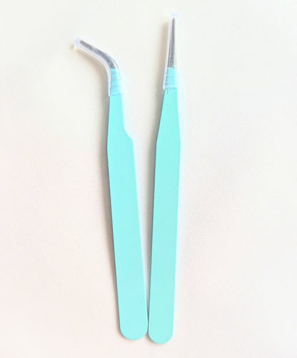 Tweezers