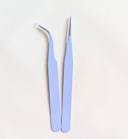 Tweezers