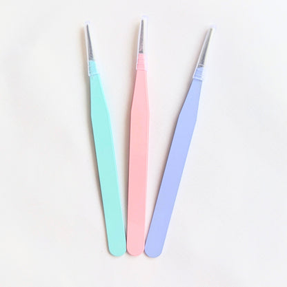 Tweezers